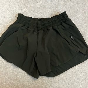 Lululemon Track that Mid Rise 4” Shorts - Olive green sz 8